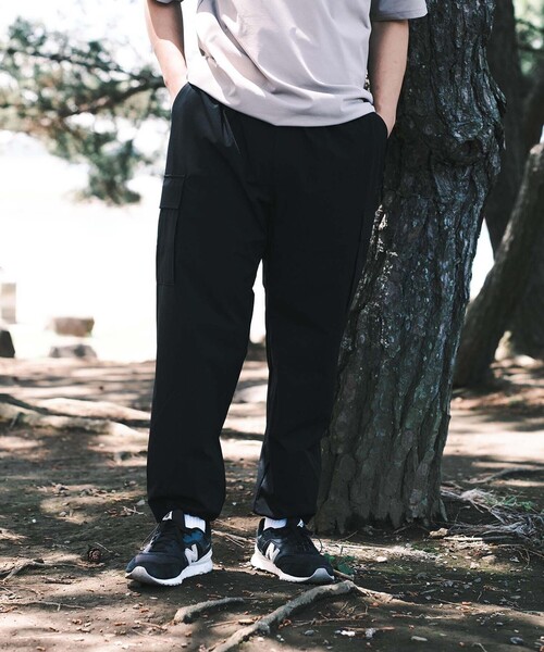 SHARE PARK(シェアパーク)の「【撥水・UVカット・ストレッチ・軽量 】ナイロンカーゴパンツ(Lサイズ)(その他パンツ・メンズ・ベージュ系/ブラック系・LARGE)」の2枚目の写真