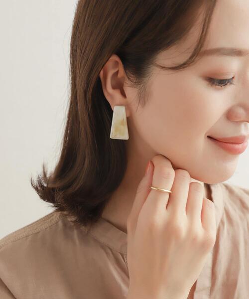 URBAN RESEARCH DOORS(アーバンリサーチドアーズ)の「バッファローホーンイヤリング(イヤリング・レディース・ナチュラル/ブラック・ONE)」の1枚目の写真