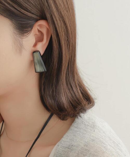 URBAN RESEARCH DOORS(アーバンリサーチドアーズ)の「バッファローホーンイヤリング(イヤリング・レディース・ナチュラル/ブラック・ONE)」の2枚目の写真