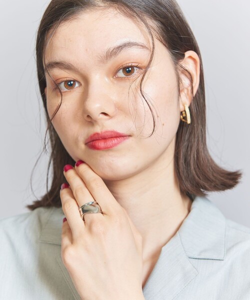 BEAUTY&YOUTH UNITED ARROWS（ビューティーアンドユースユナイテッドアローズ）の「メタル ウエーブ ビッグ リング（リング・レディース・シルバー/ゴールド・13）」の3枚目の写真