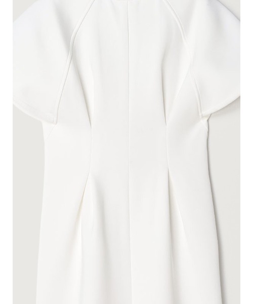 anuans（アニュアンス）の「フレアスリーブダンボールカットワンピース