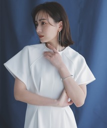 anuans（アニュアンス）の「フレアスリーブダンボールカットワンピース