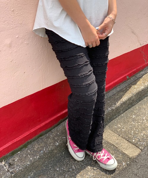 mi via loca（ミヴィアロカ）の「フリルカットジャガード セルフカットパンツ（その他パンツ・レディース・ピンク/ブラック/グリーン/カーキ・FREE）」の2枚目の写真