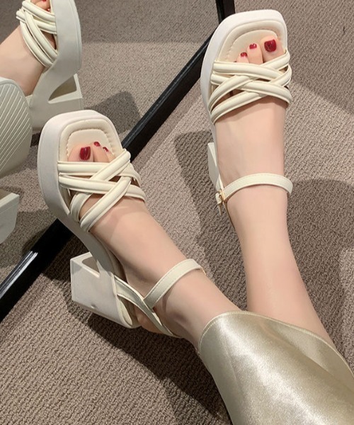 Achic(アシック)の「細ベルト 厚底 サンダル(サンダル・レディース・アイボリー/ブラック/ベージュ・23.5/23/24)」の20枚目の写真
