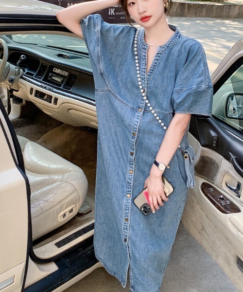 SHIENAS（シエナス）の「リラックスVネックデニムワンピース
