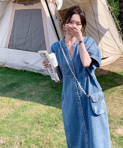 SHIENAS（シエナス）の「リラックスVネックデニムワンピース