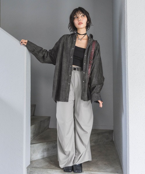 PAGEBOY（ページボーイ）の「カスレデニムシャツ（シャツ/ブラウス・レディース・インディゴブルー/ブルー/ブラック・FREE）」の4枚目の写真