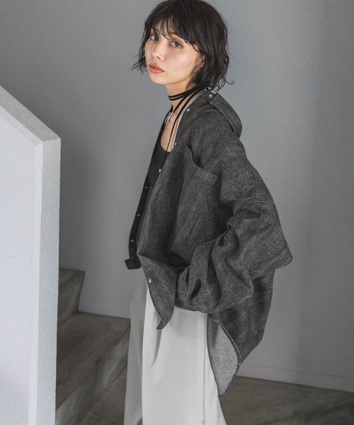 PAGEBOY（ページボーイ）の「カスレデニムシャツ（シャツ/ブラウス・レディース・インディゴブルー/ブルー/ブラック・FREE）」の6枚目の写真