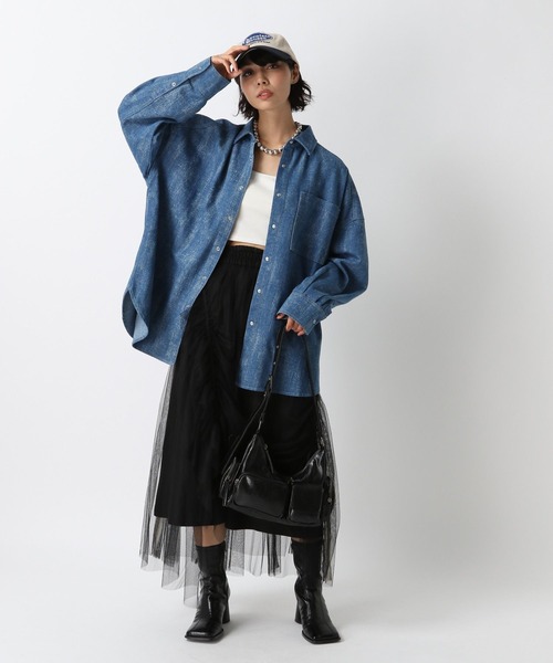 PAGEBOY（ページボーイ）の「カスレデニムシャツ（シャツ/ブラウス・レディース・インディゴブルー/ブルー/ブラック・FREE）」の14枚目の写真