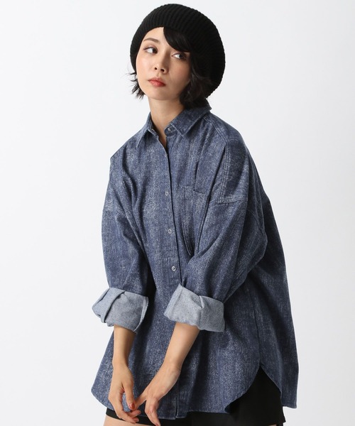 PAGEBOY（ページボーイ）の「カスレデニムシャツ（シャツ/ブラウス・レディース・インディゴブルー/ブルー/ブラック・FREE）」の11枚目の写真