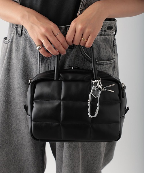 LEPSIM(レプシィム)の「コードキーチャーム 137917(キーホルダー・レディース・ブラウン/ブラック/シルバー・ONE SIZE)」の4枚目の写真