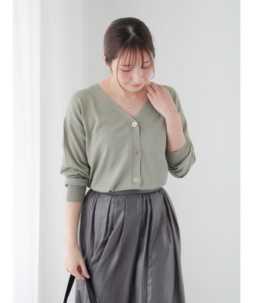 Te chichi TERRASSE（テチチテラス）の「【接触冷感】Vネックカーディガン（カーディガン/ボレロ・レディース・グレー/カーキ/ブラウン/ブラック・F）」の8枚目の写真