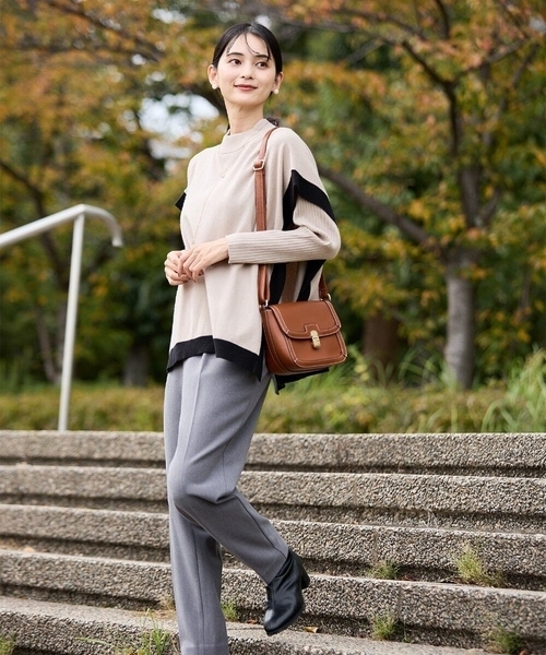 a.v.v（アーヴェヴェ）の「スタンダードミニショルダー（ショルダーバッグ・レディース・ブラック/ブラウン・38）」の14枚目の写真