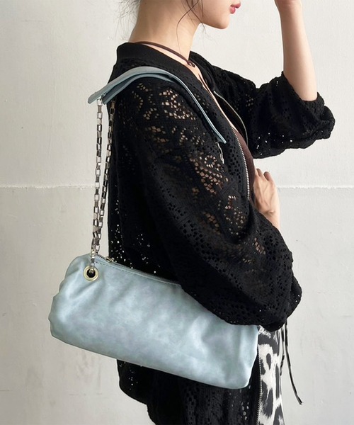 Jewelobe(ジュエローブ)の「シンセティックレザーシリンダーバッグ(ショルダーバッグ・レディース・ホワイト/ベージュ/ブラック/ブルー・FREE)」の4枚目の写真