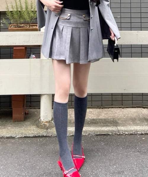 ROYAL PARTY(ロイヤルパーティー)の「ゴールドチェーン付タックプリーツミニスカート(スカート・レディース・ベージュ/グレー/ブラック・FREE)」の8枚目の写真