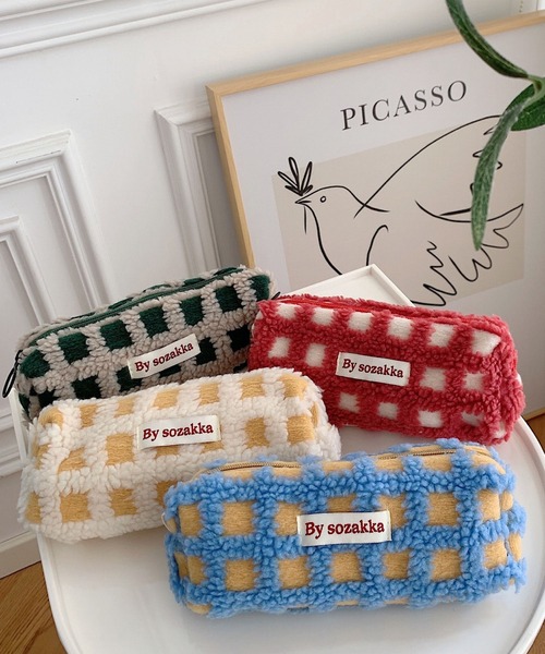 Mignonjour（ミニョンジュール）の「FReePLACe/もこもこポーチ ペンケース X12285（ペン類・レディース・ブルー/グリーン/ピンク/レッド/イエロー・FREE）」の6枚目の写真
