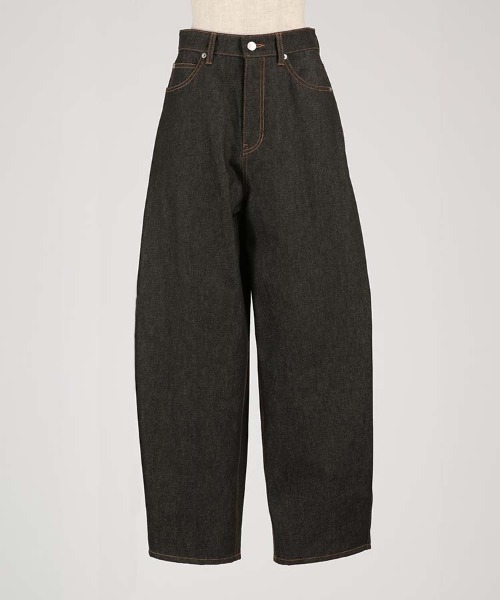 1chaku.（イッチャク）の「コクーンデニムパンツ（デニムパンツ・レディース・グレー/ブラック/ブルー/ブラウン/グリーン/ダークブラック・マルチサイズ）」の10枚目の写真