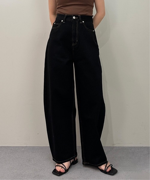 1chaku.（イッチャク）の「コクーンデニムパンツ（デニムパンツ・レディース・グレー/ブラック/ブルー/ブラウン/グリーン/ダークブラック・マルチサイズ）」の18枚目の写真