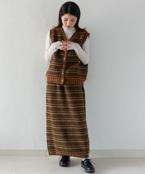 LOSUCA（ロスカ）の「マルチカラーボーダーニットベスト セットアップ可 (#84856026) / ナチュラル フレンチ 大人カジュアル レトロ ヴィンテージ シティガール（ニット/セーター・レディース・オフホワイト/ネイビー/カーキ・FREE）」の2枚目の写真