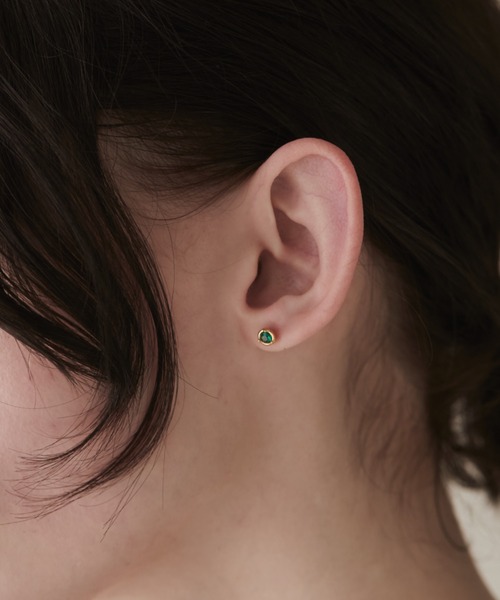 ciite' surgical stainless(シーテサージカルステンレス)の「【 金属アレルギー対応 】 シンプルカラービジュー ピアス サージカルステンレス (両耳用)(ピアス(両耳用)・レディース・イエロー/ホワイト/ブルー/グリーン/ブラック・FREE)」の4枚目の写真
