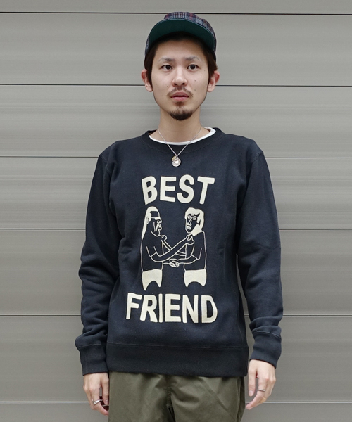 ALDIES（アールディーズ）の「Best Friend Trainer ベストフレンド イラストトレーナー（スウェット・メンズ・アイボリー/ブラック/グレー/グリーン・SMALL/LARGE/MEDIUM/X-LARGE）」の3枚目の写真