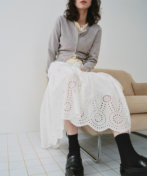 titivate(ティティベイト)の「クルーネックニットカーディガン/トップス(カーディガン/ボレロ・レディース・グレー/ブラック/アイボリー/ライトブルー/ホワイト系その他/レッド/キャメル/ネイビー/ピンク・S/M/MT/L)」の13枚目の写真