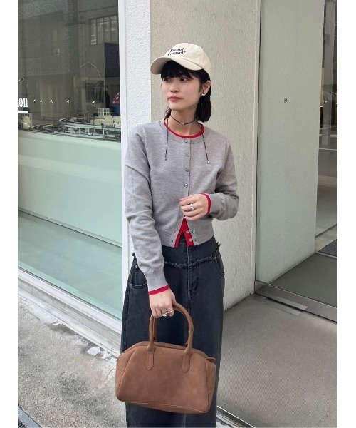 titivate(ティティベイト)の「クルーネックニットカーディガン/トップス(カーディガン/ボレロ・レディース・グレー/ブラック/アイボリー/ライトブルー/ホワイト系その他/レッド/キャメル/ネイビー/ピンク・S/M/MT/L)」の12枚目の写真