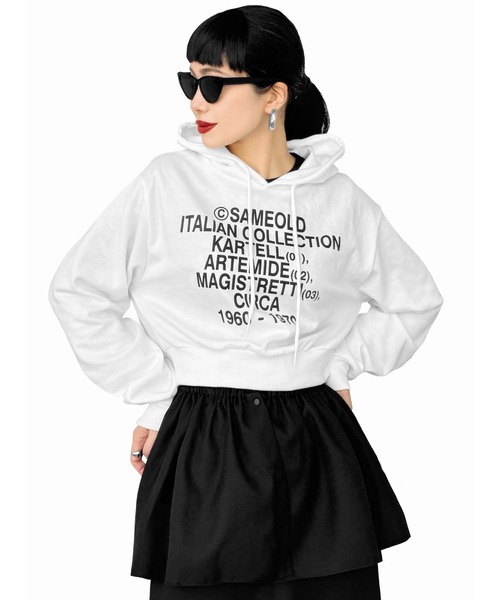 LVEU.（ラブユ.）の「【LVEU.】グラフィックプリントフーディー(Ai select) / トップス プルオーバー カットソー パーカー クロップド ショート プリント フーディー フード ブラック ホワイト（パーカー・レディース・ブラック/ホワイト・FREE）」の2枚目の写真