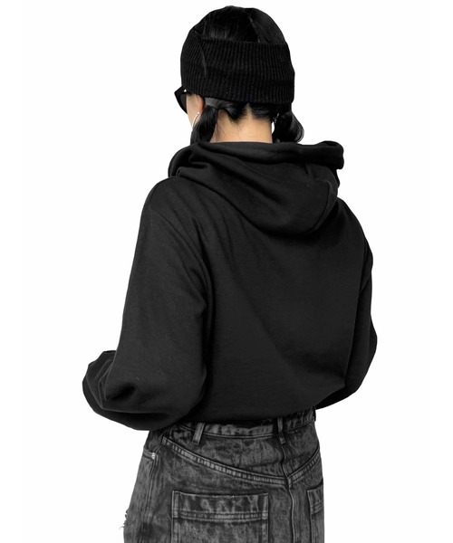 LVEU.（ラブユ.）の「【LVEU.】グラフィックプリントフーディー(Ai select) / トップス プルオーバー カットソー パーカー クロップド ショート プリント フーディー フード ブラック ホワイト（パーカー・レディース・ブラック/ホワイト・FREE）」の20枚目の写真