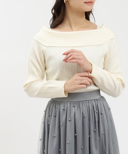 TRUDEA（トルディア）の「オフショル風リブプルオーバー（ニット/セーター・レディース・ホワイト/チャコールグレー/カーキ/サックスブルー・MEDIUM/LARGE）」の9枚目の写真