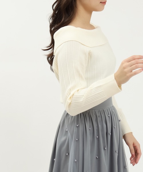 TRUDEA（トルディア）の「オフショル風リブプルオーバー（ニット/セーター・レディース・ホワイト/チャコールグレー/カーキ/サックスブルー・MEDIUM/LARGE）」の10枚目の写真