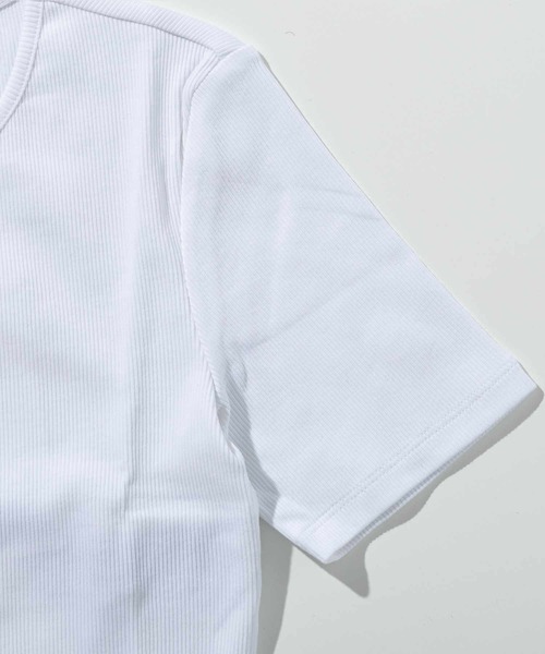 MM6 Maison Margiela(エムエムシックス メゾン マルジェラ)の「MM6 Maison Margiela(エムエムシックス メゾン マルジェラ)Kids & Junior ブランドロゴ半袖Tシャツカットソー(Tシャツ/カットソー・キッズ・ホワイト/ブラック・12Y/14Y/16Y)」の9枚目の写真