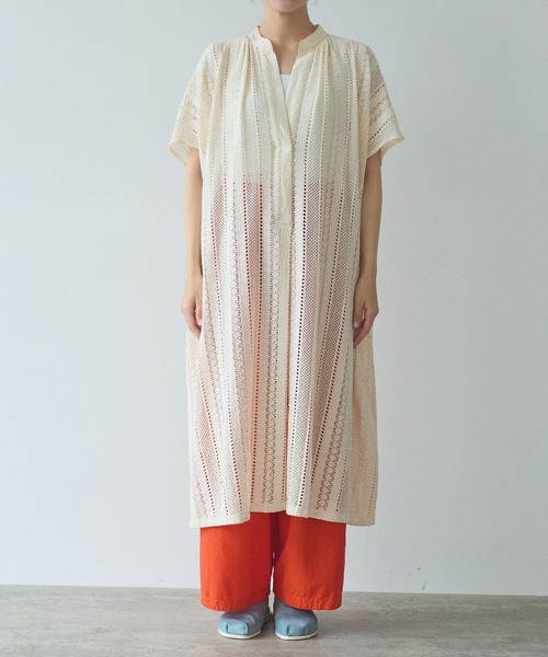 yuni（ユニ　）の「コットン ruschel lace kaftan ワンピース（ワンピース・レディース・アイボリー/ブラック・FREE）」の3枚目の写真