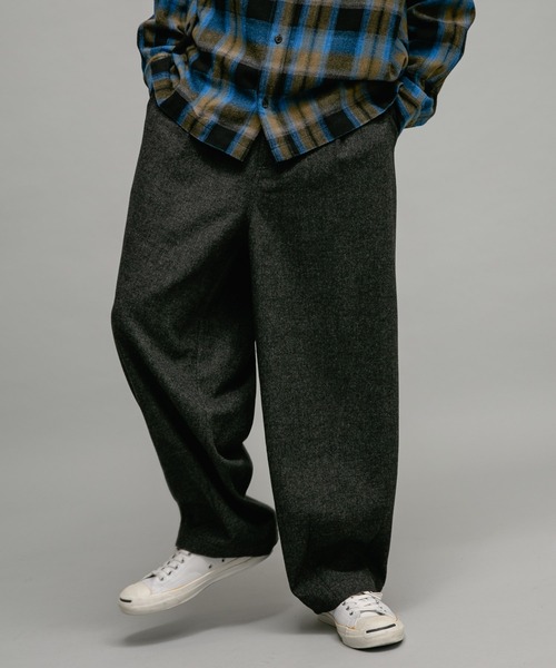 URBAN RESEARCH Sonny Label(アーバンリサーチサニーレーベル)の「ウール混バルーンパンツ(その他パンツ・メンズ・チャコールグレー/ブラウン・SMALL/MEDIUM/LARGE)」の4枚目の写真