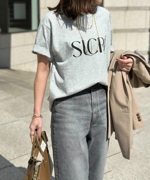 Doux archives（ドゥアルシーヴ）の「SUCRE Tee（Tシャツ/カットソー・レディース・オフホワイト/杢グレー/グレイッシュベージュ/ネイビー/ホワイト×ブラック/ホワイト×シルバー・FREE）」の4枚目の写真