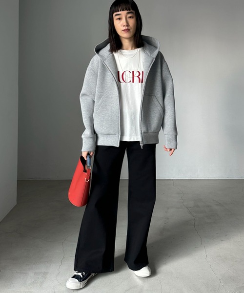 Doux archives（ドゥアルシーヴ）の「SUCRE Tee（Tシャツ/カットソー・レディース・オフホワイト/杢グレー/グレイッシュベージュ/ネイビー/ホワイト×ブラック/ホワイト×シルバー・FREE）」の9枚目の写真