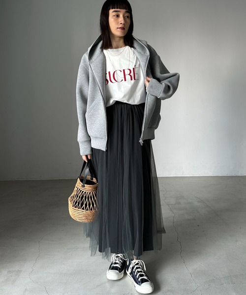 Doux archives（ドゥアルシーヴ）の「SUCRE Tee（Tシャツ/カットソー・レディース・オフホワイト/杢グレー/グレイッシュベージュ/ネイビー/ホワイト×ブラック/ホワイト×シルバー・FREE）」の12枚目の写真