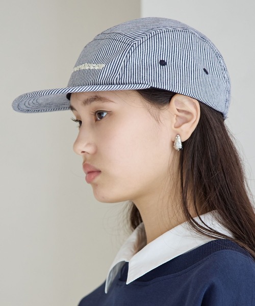 FOREVER 21（フォーエバー トゥエンティーワン）の「【2025SS】ロゴフラットキャップ（キャップ・レディース・ストライプ/ピンク/レッド・FREE）」の4枚目の写真