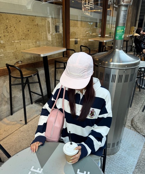 FOREVER 21（フォーエバー トゥエンティーワン）の「【2025SS】ロゴフラットキャップ（キャップ・レディース・ストライプ/ピンク/レッド・FREE）」の9枚目の写真