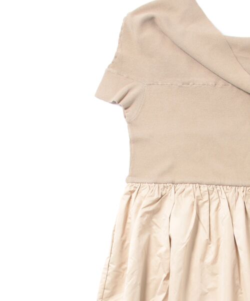 STYLEBLOCK（スタイルブロック）の「ニット×タフタオフショルワンピース（ワンピース・レディース・ライトベージュ/ブラック/チャコールグレー・M）」の5枚目の写真