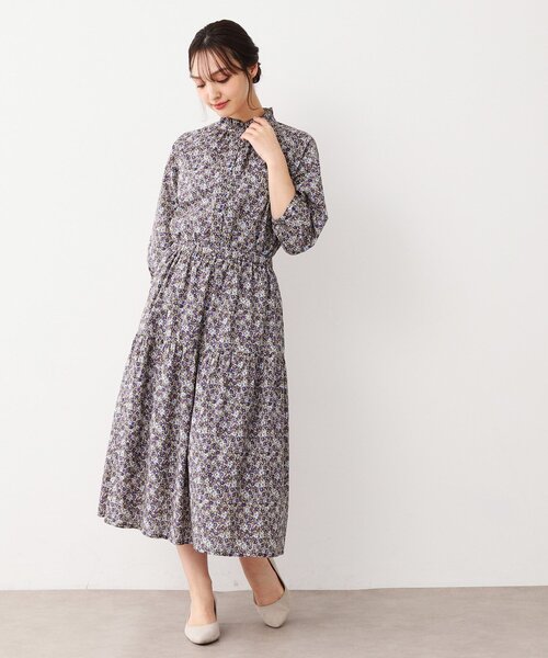 LAURA ASHLEY(ローラアシュレイ)の「【洗える/コットン100%/同柄アイテムあり】アマイア ディッツィー柄 ブラウス(シャツ/ブラウス・レディース・イエロー系その他2/ネイビー系・40/38)」の4枚目の写真
