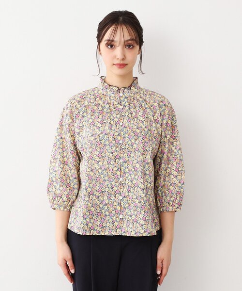 LAURA ASHLEY(ローラアシュレイ)の「【洗える/コットン100%/同柄アイテムあり】アマイア ディッツィー柄 ブラウス(シャツ/ブラウス・レディース・イエロー系その他2/ネイビー系・40/38)」の11枚目の写真