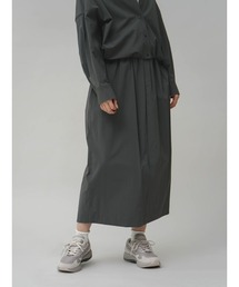 YORT（ヨート）の「【ストレッチ・撥水・防シワ】バレルシルエットスカート（スカート）」