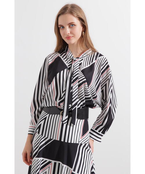 PINKY&DIANNE(ピンキーアンドダイアン)の「◆トライアングルボーダープリントブラウス(シャツ/ブラウス・レディース・イエロー系その他/ブラック・38)」の4枚目の写真