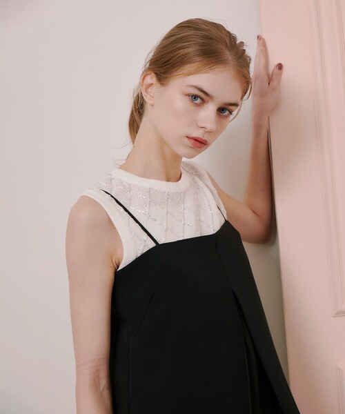 LOULOU WILLOUGHBY(ルルウィルビー)の「【LOULOU WILLOUGHBY】シークインエンブロイダリープルオーバー(ニット/セーター・レディース・ピンク/ブラック/オフホワイト・2)」の4枚目の写真