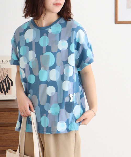Emago(イマゴ)の「EMAGO チンアナゴの住む海の中プリントT(Tシャツ/カットソー・レディース・ネイビー/ホワイト/ブラック・FREE)」の1枚目の写真