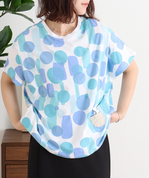 Emago(イマゴ)の「EMAGO チンアナゴの住む海の中プリントT(Tシャツ/カットソー・レディース・ネイビー/ホワイト/ブラック・FREE)」の7枚目の写真