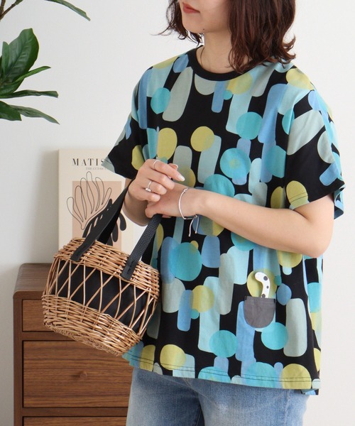 Emago(イマゴ)の「EMAGO チンアナゴの住む海の中プリントT(Tシャツ/カットソー・レディース・ネイビー/ホワイト/ブラック・FREE)」の10枚目の写真