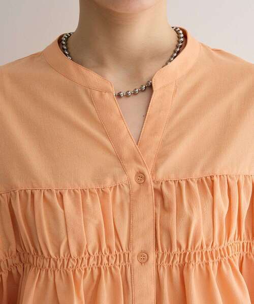 Green　Parks（グリーンパークス）の「シャーリングスキッパーシャツ（シャツ/ブラウス・レディース・ブルー/ライトベージュ/ブラック/オレンジ/ドット/オフホワイト・FREE）」の14枚目の写真