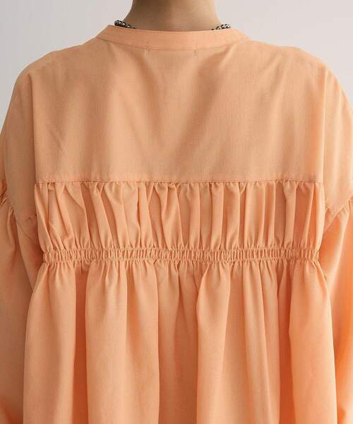 Green　Parks（グリーンパークス）の「シャーリングスキッパーシャツ（シャツ/ブラウス・レディース・ブルー/ライトベージュ/ブラック/オレンジ/ドット/オフホワイト・FREE）」の15枚目の写真